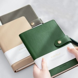 Caiet de birou DELI, imitatie piele, A5, cu clapeta, 96 file, dictando - asortat - ACOMI.ro